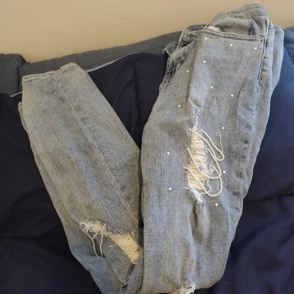 Clothes - Picture 1 of 16